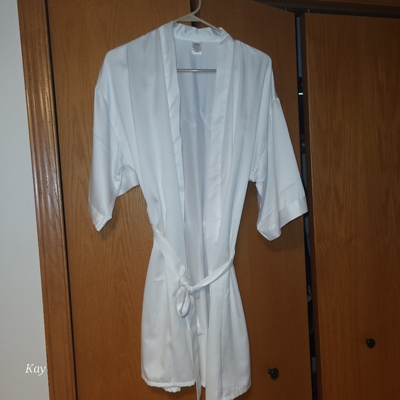 White Bride Robe - Picture 2 of 3